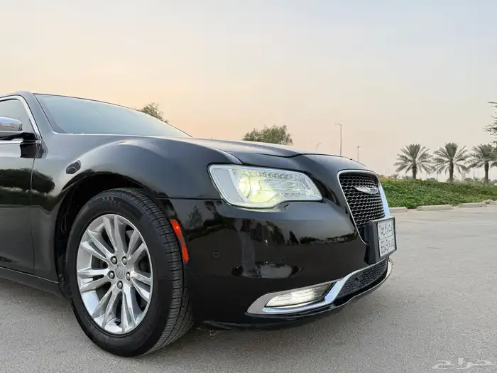 كرايسلر C300 2017 نظيف 12