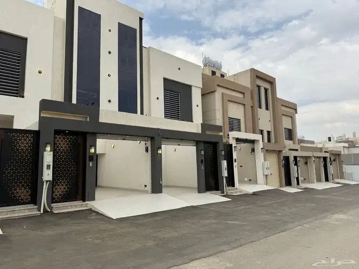 للبيع ارواف ارضيه وعلويه بالقرب من الاستاد الرياضى المحاله 3