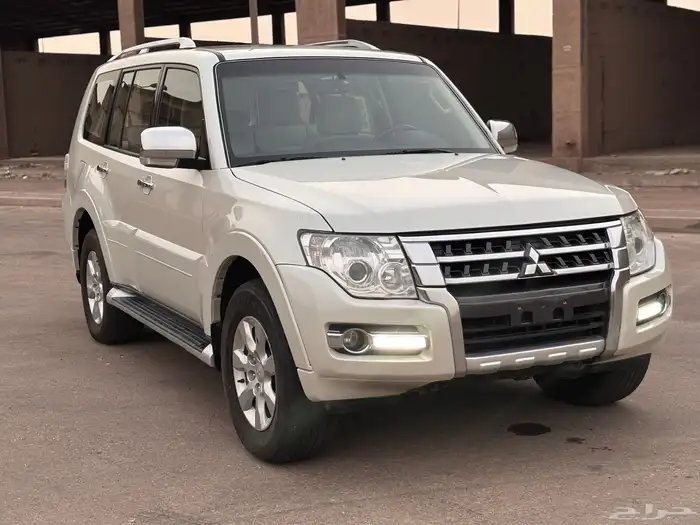 ميتسوبيشي باجيرو GLS 2022 12