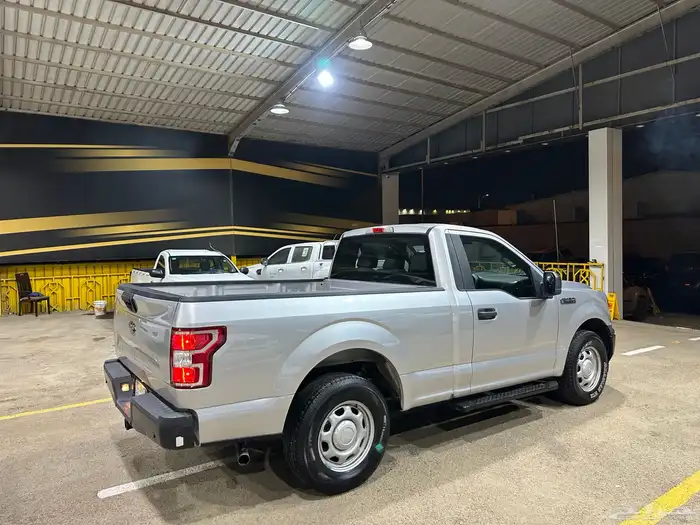 فورد F150 بدون دبل 2018 ممشى قليل130 الف تشيكات وكاله 4
