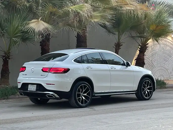 مرسيدس GLC200 4matic 2021 نظيف جدا بحال الوكاله 30