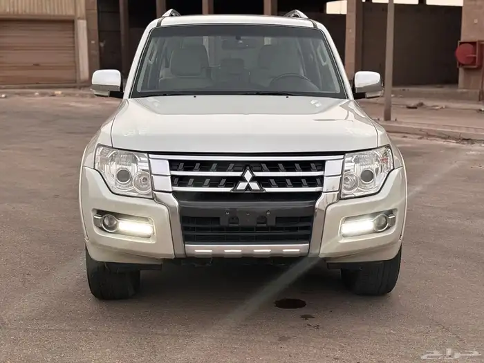 ميتسوبيشي باجيرو GLS 2022 13