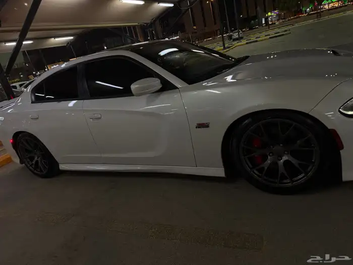 دودج تشارجر SRT 8