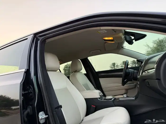 كرايسلر C300 2017 نظيف 36