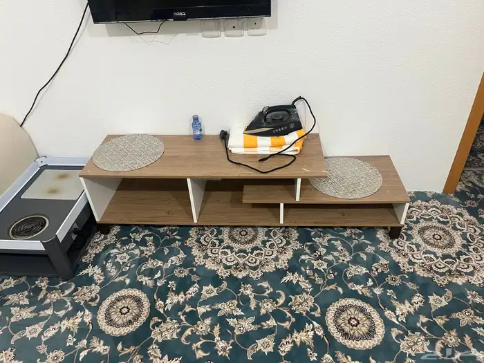 جلسات نظيفه وطاوله تلفزون كلها جديده ونظيفه 2
