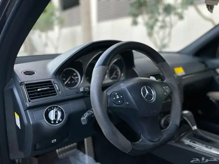 للبيع مرسيدس c63 2010 AMG 9