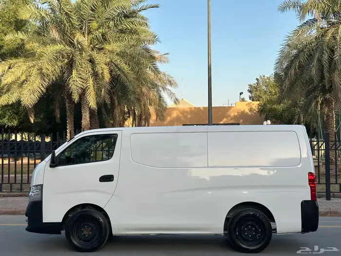 نيسان باص بضاعه موديل 2020 سعودي قير عادي بنزين 2