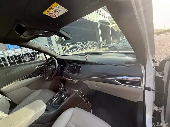 كاديلاك XT4 2019 4