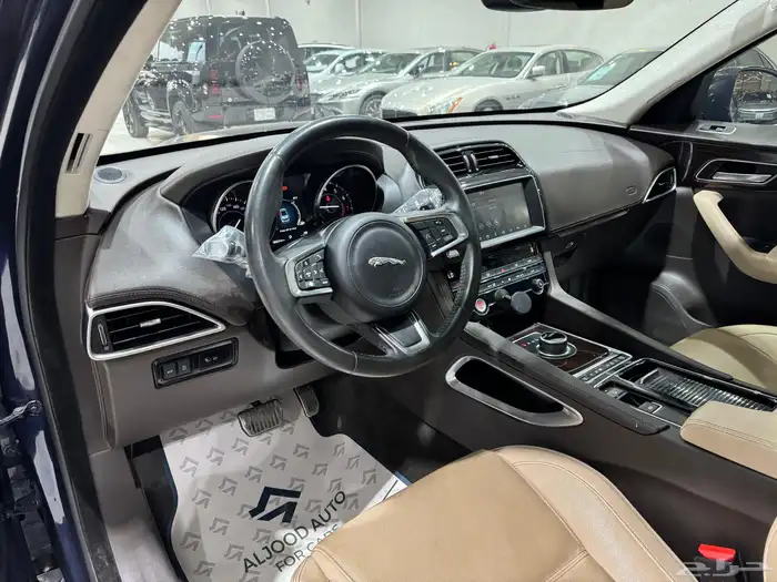 جاكوار F pace موديل 2019 فل كامل مستعمل 11