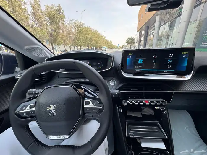 Peugeot e-208 EV بيجو 4