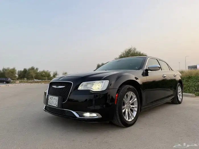 كرايسلر C300 2017 نظيف 4