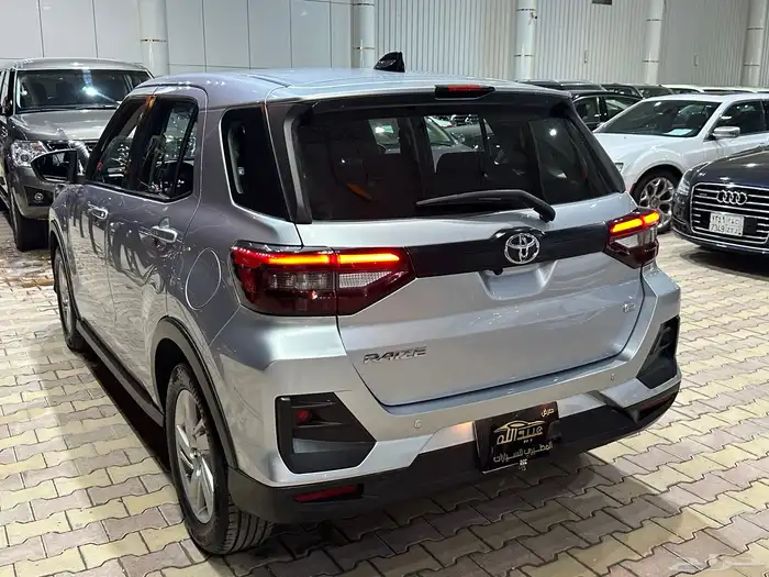 تويوتا رايز موديل 2023 استاندر 18