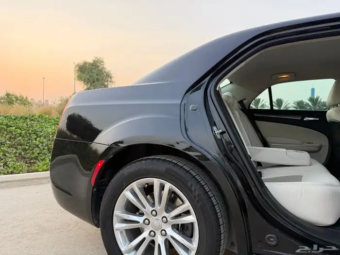 كرايسلر C300 2017 نظيف 59