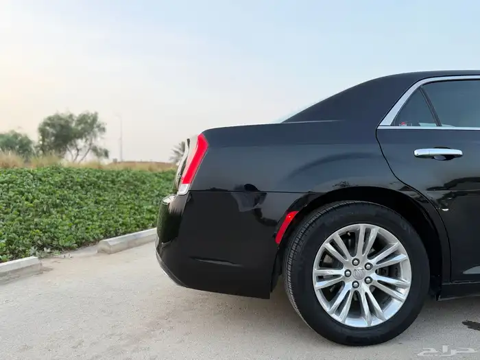 كرايسلر C300 2017 نظيف 23