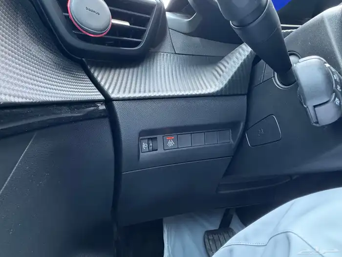 Peugeot e-208 EV بيجو 5