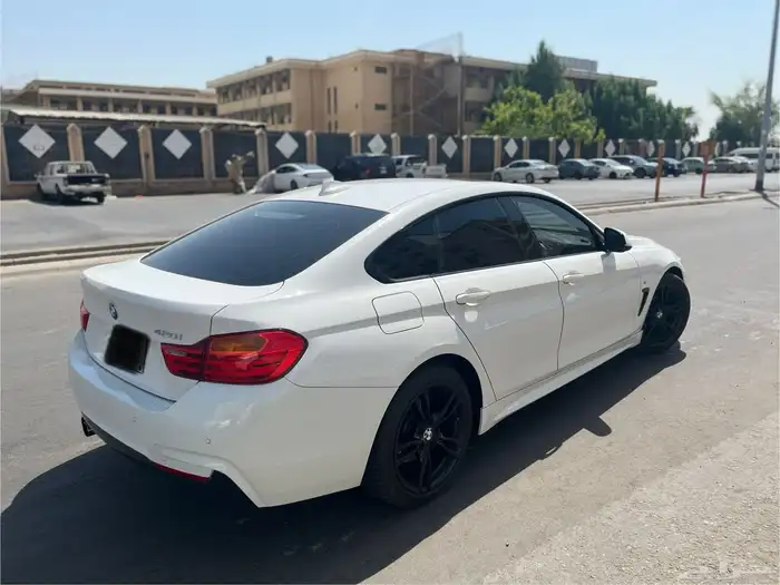 بي ام الرابعه 420 2016 سيدان 4