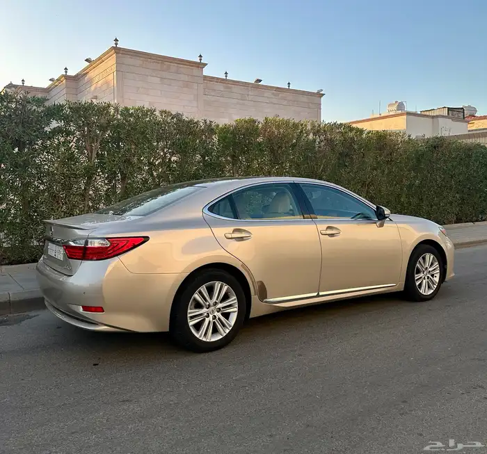 لكزس ES350 2015 8