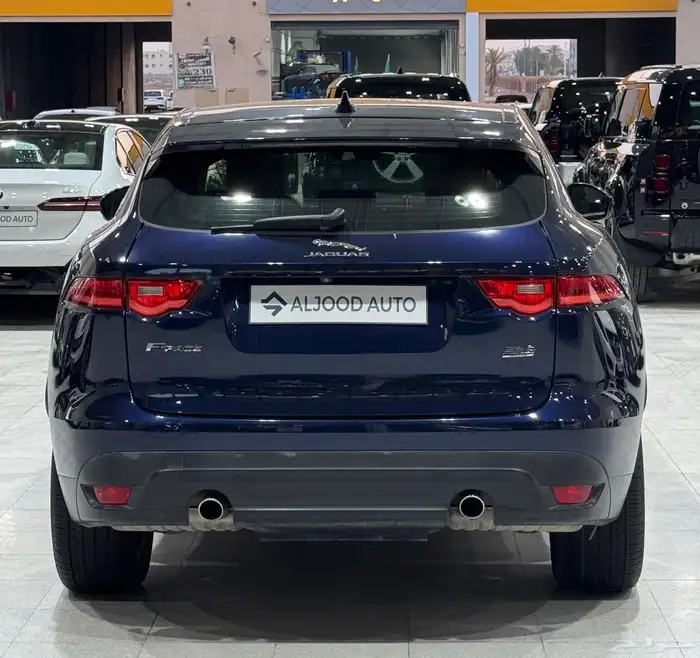 جاكوار F pace موديل 2019 فل كامل مستعمل 3