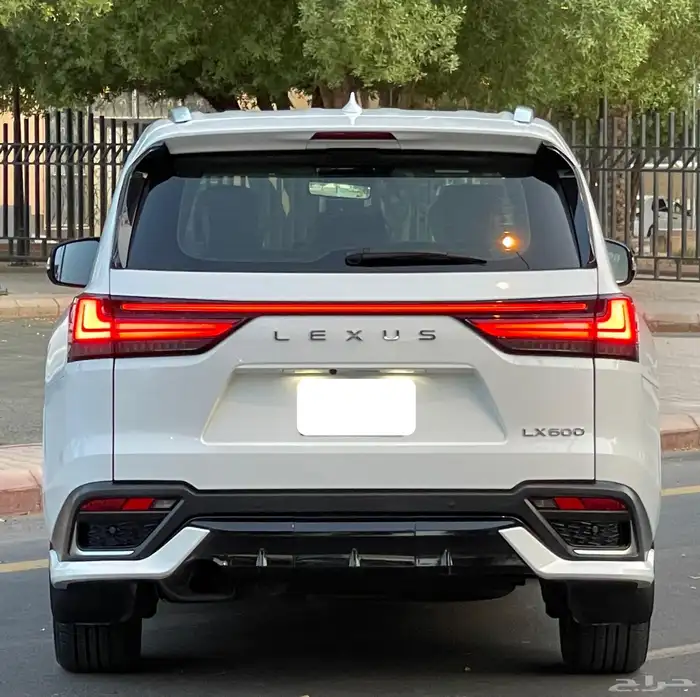 لكزس 2023 LX 600 فل اخر 8