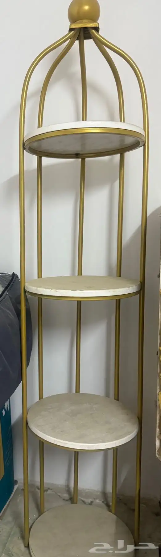 ارفف ذهبي ب 100 ريال 0