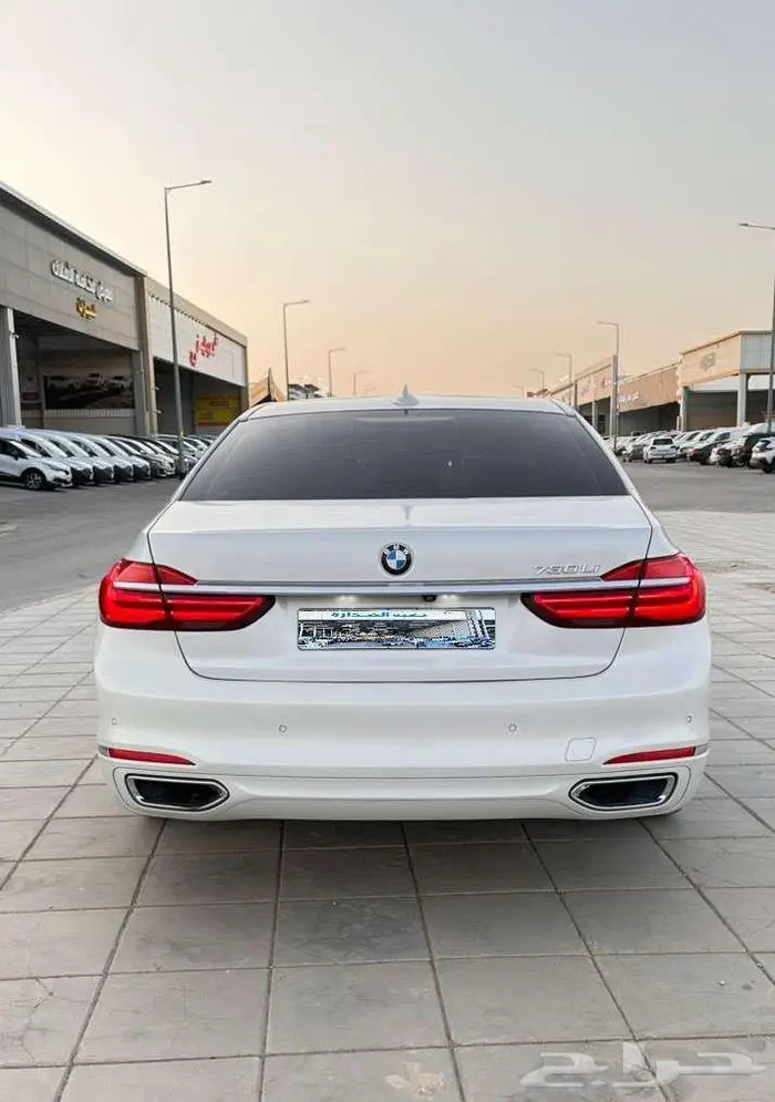 بي ام دبليو 2019 LI730 3