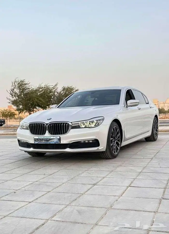 بي ام دبليو 2019 LI730 1