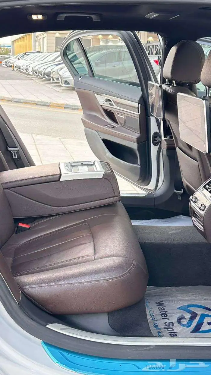 بي ام دبليو 2019 LI730 17