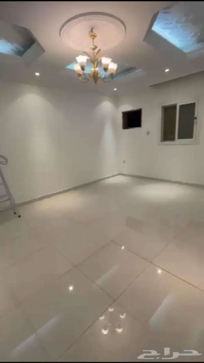 شقة مجدده مكونة من 5 غرف بحي الصفا 2