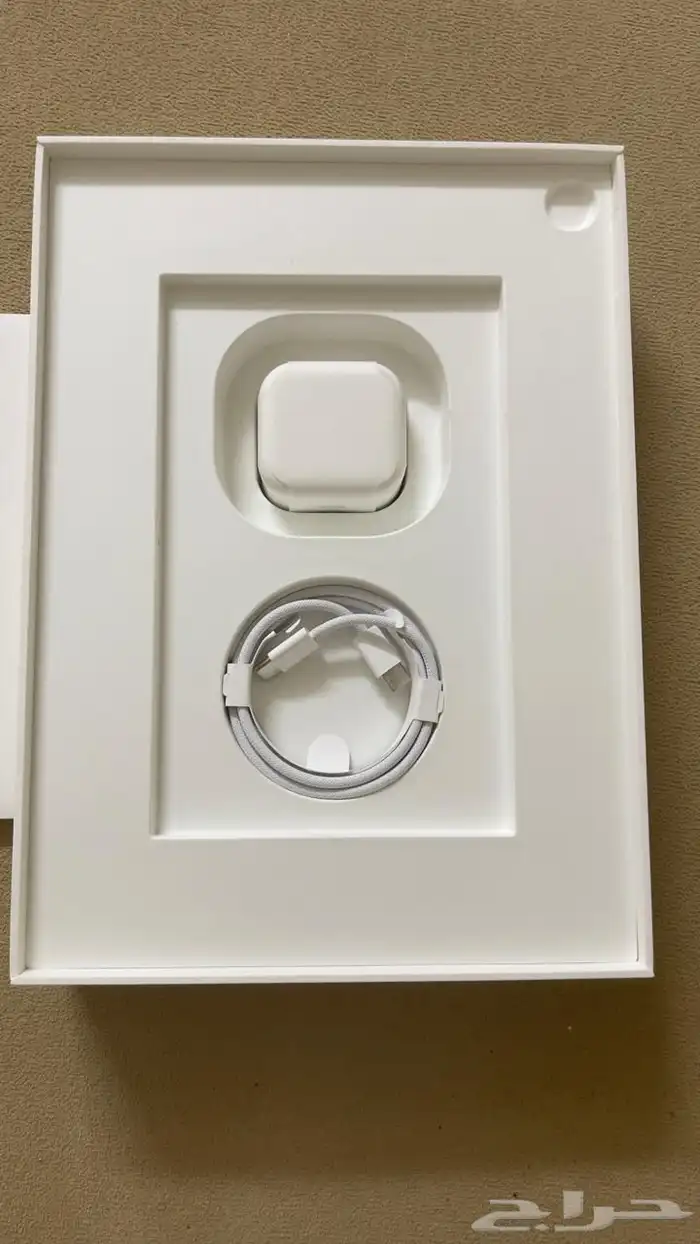 ايباد 11 Air عدد مرات الشحن 5 السوم واصل 2100 و البيع قريب 1