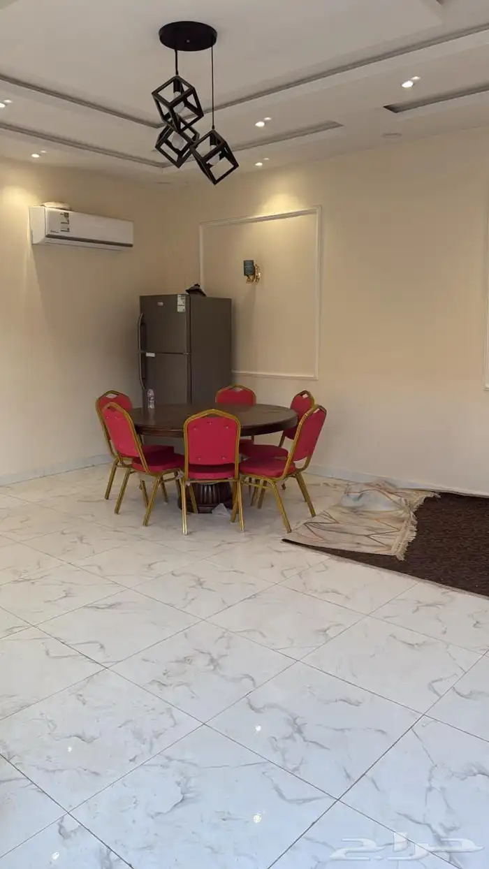 شاليهات مع مسبح وموثثه وجديده قريبه من القاعده وطريق المدينه 24