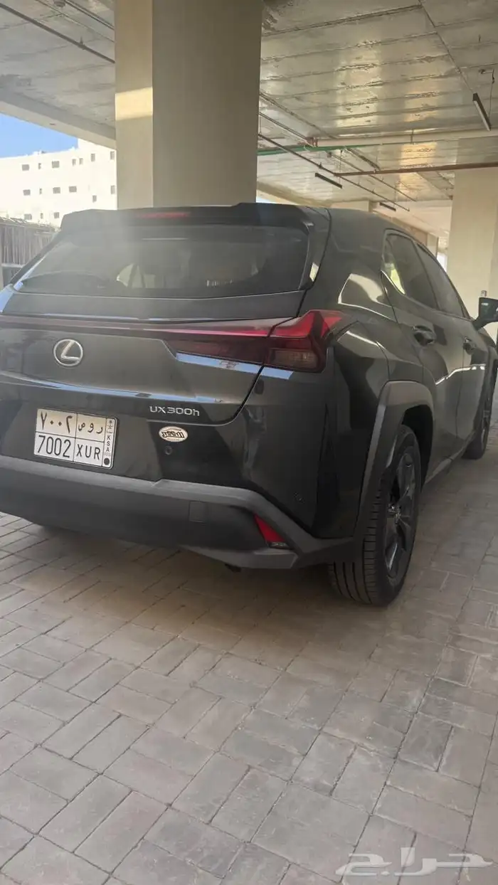 لكزس UX300h بحالة الوكالة 15