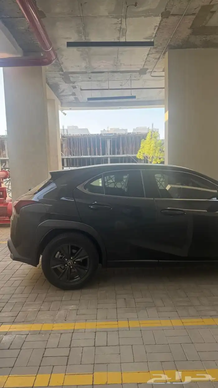 لكزس UX300h بحالة الوكالة 13