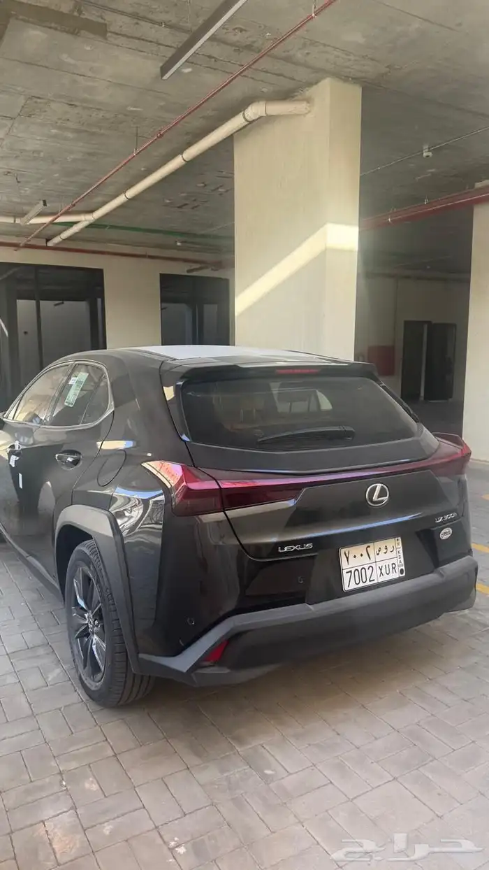 لكزس UX300h بحالة الوكالة 14