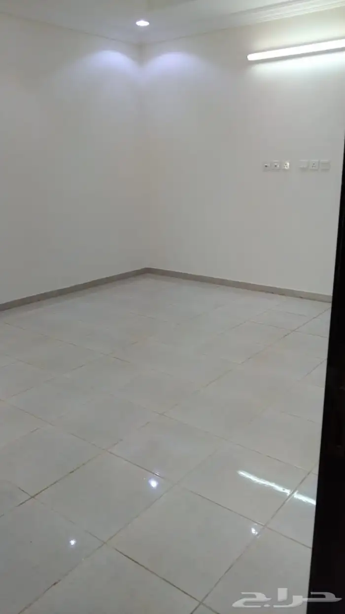 شقه ثلاث غرف بحي الرياض مستخدمه تواصل واتساب 2
