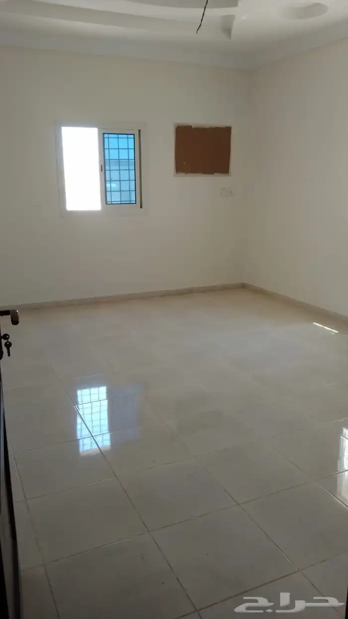 شقه ثلاث غرف بحي الرياض مستخدمه تواصل واتساب 6