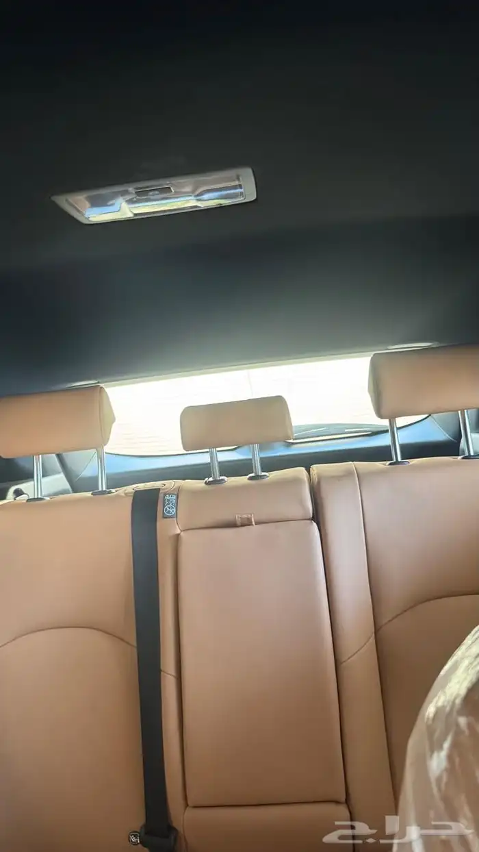 لكزس UX300h بحالة الوكالة 7
