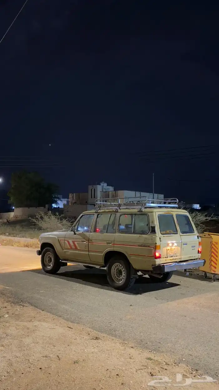 صالون لاند كروزر 1984 13