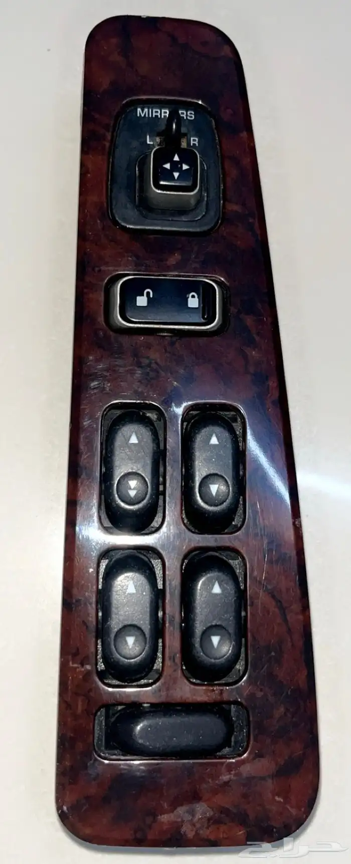 قطع غيار لنكون تاون كار من 2003 إلى 2008 1