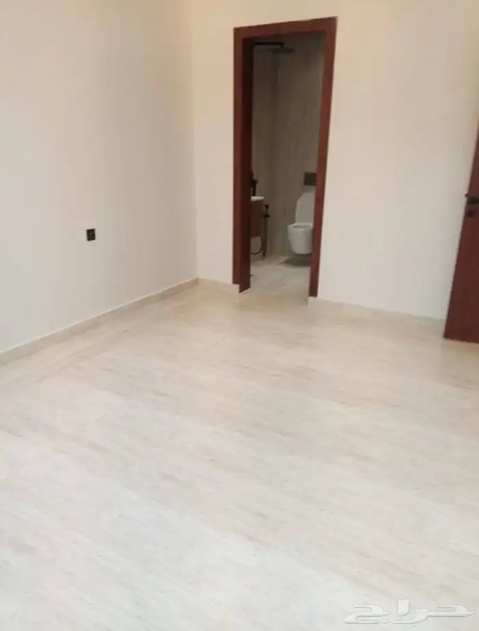 للبيع شقة فاخرة حي ديراب 7