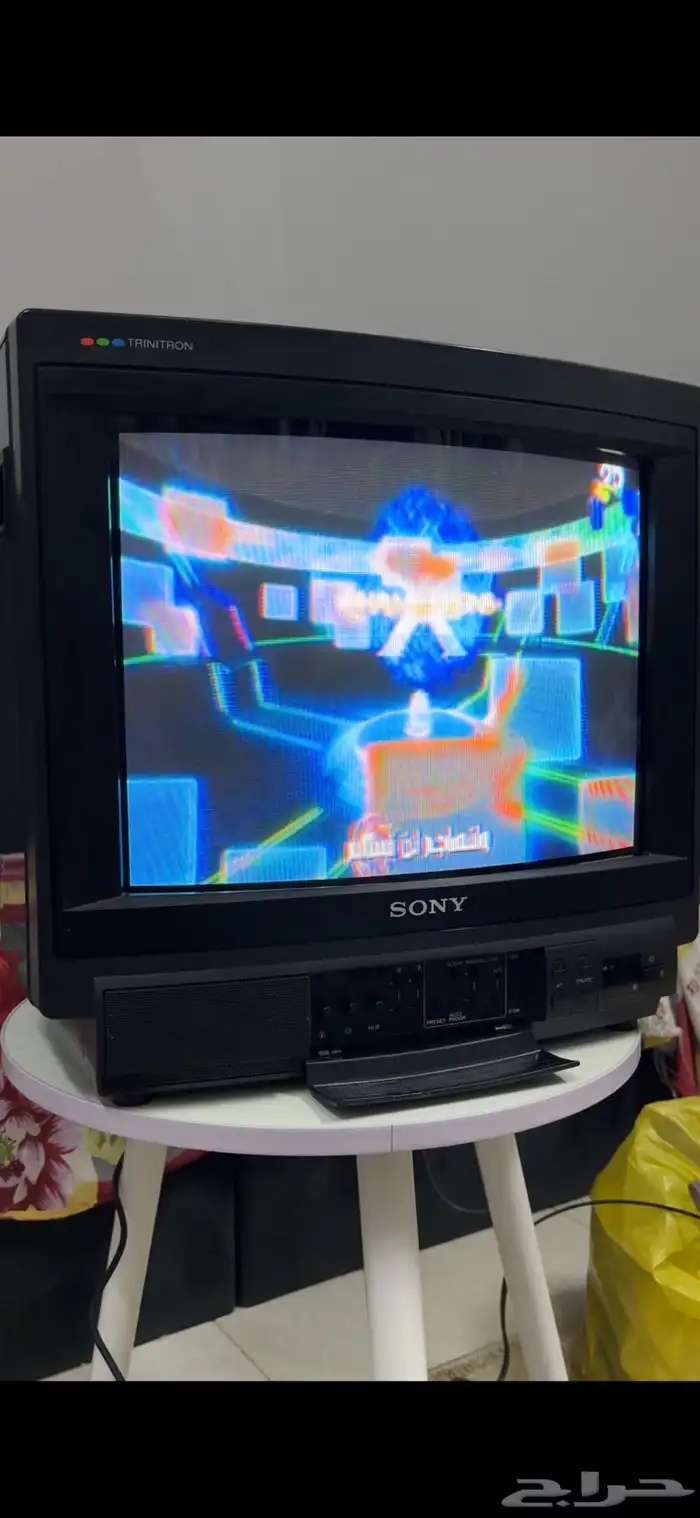 تلفزيون سوني من نوع Sony Trinitron CRT مع ريموت الأصلي 16 1