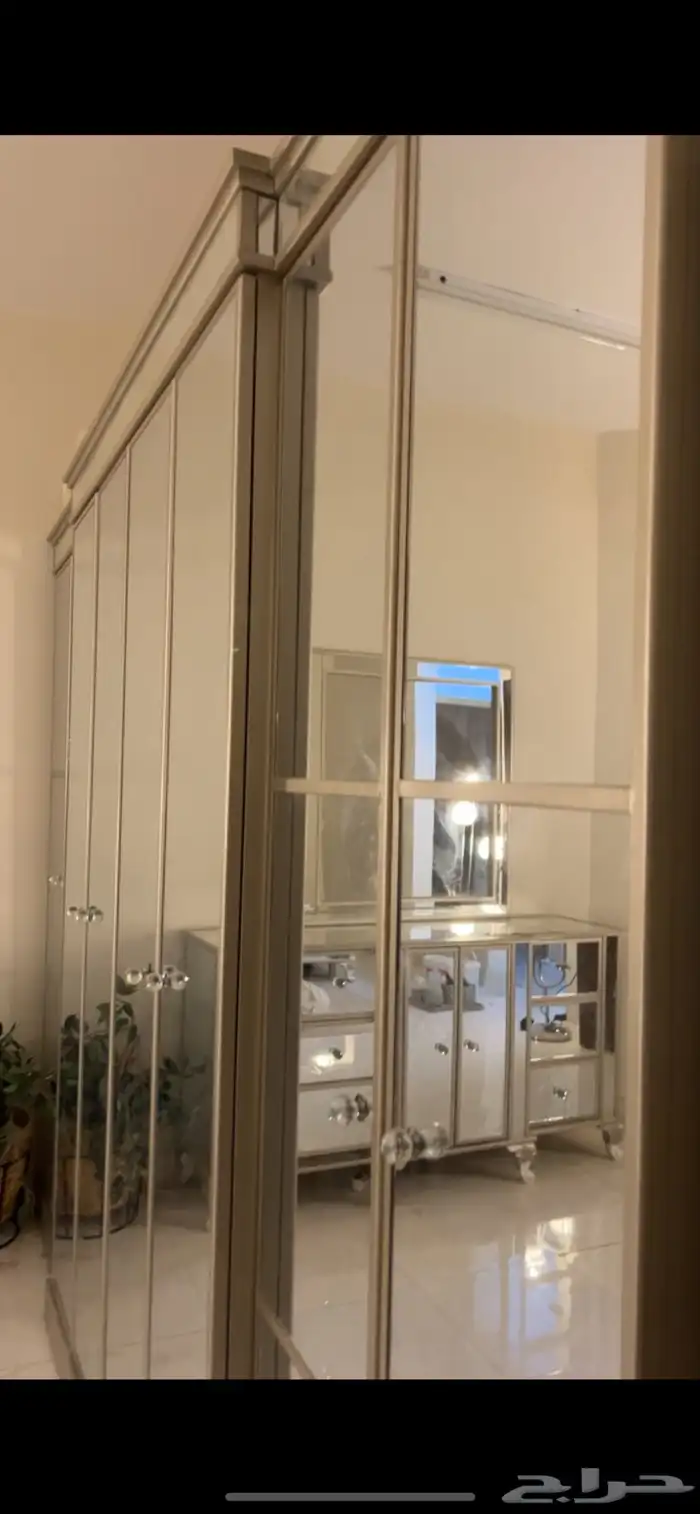غرفه نوم سرير نفرين و2 كومدينا صغيره و1 كومدينا ودرج ملابس 2