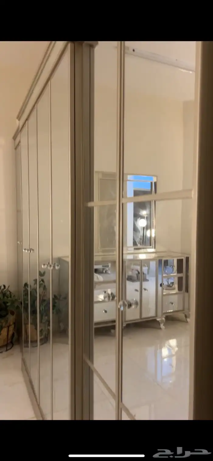 غرفه نوم سرير نفرين و2 كومدينا صغيره و1 كومدينا ودرج ملابس 1