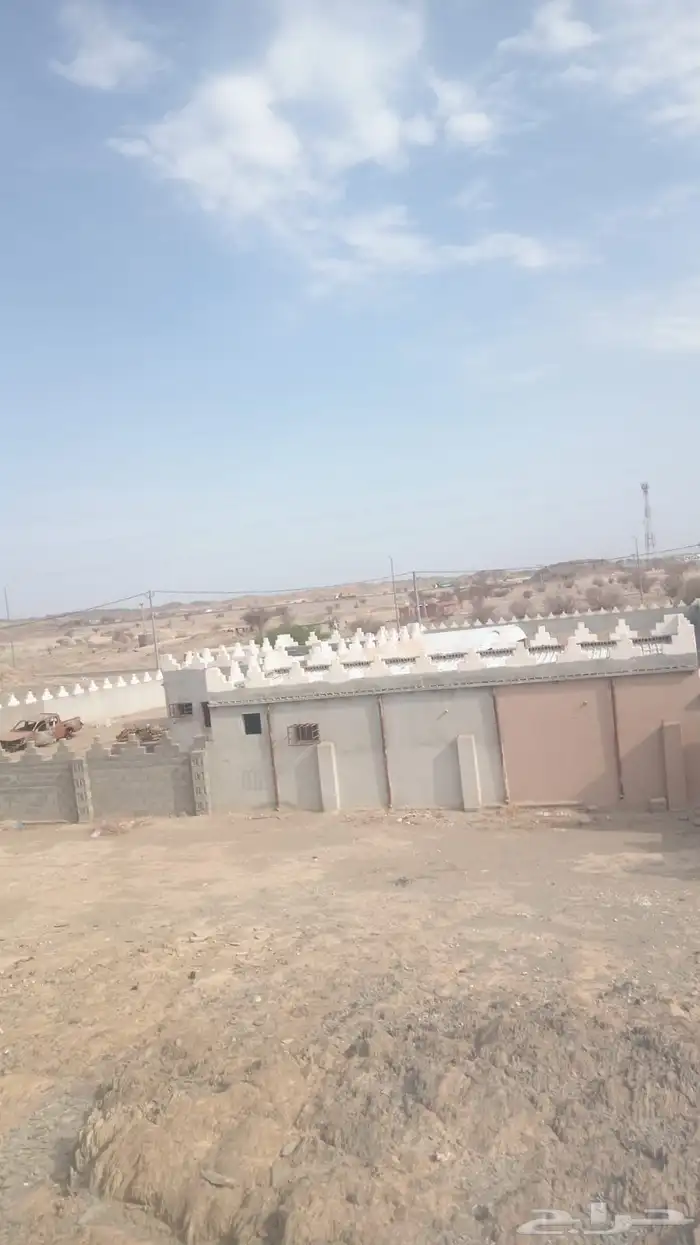 للبيع او للايجار مزرعه فيها استراحه وعدد 4بيوت بهجره السرداح 7