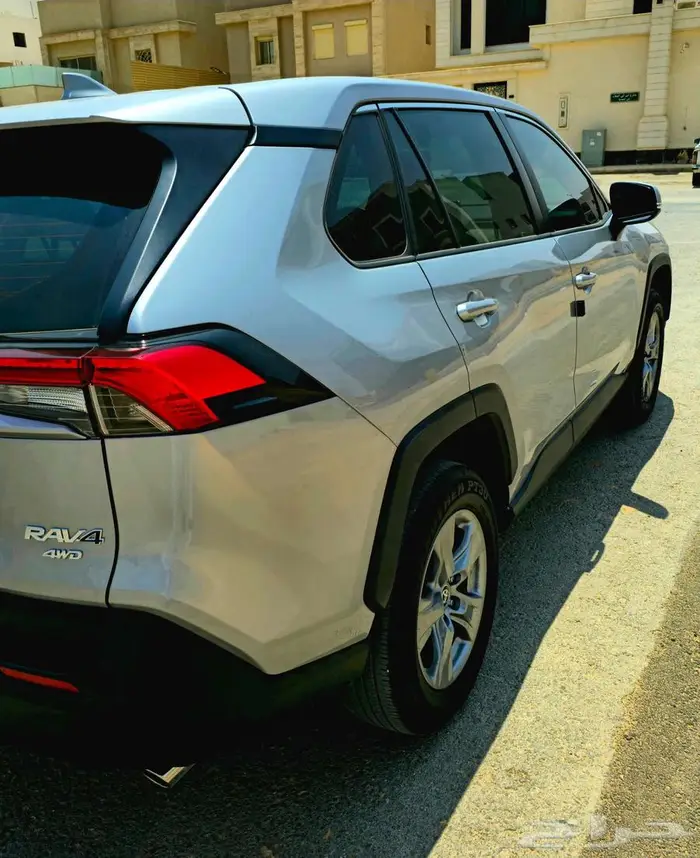 تويوتا راف4 2025 فئة LE 20