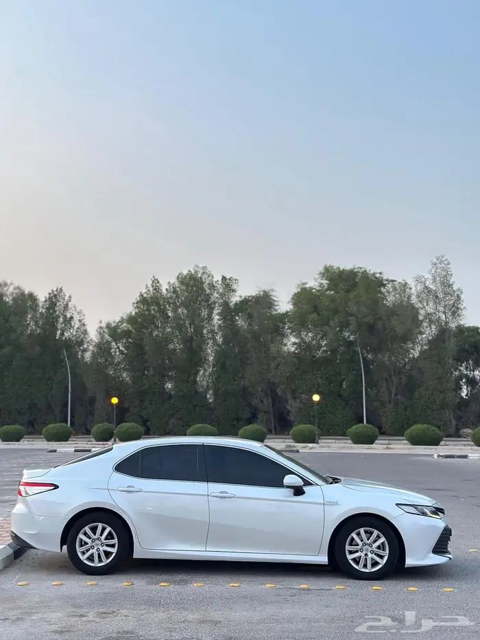 كامري 2019 LE هايبرد 8