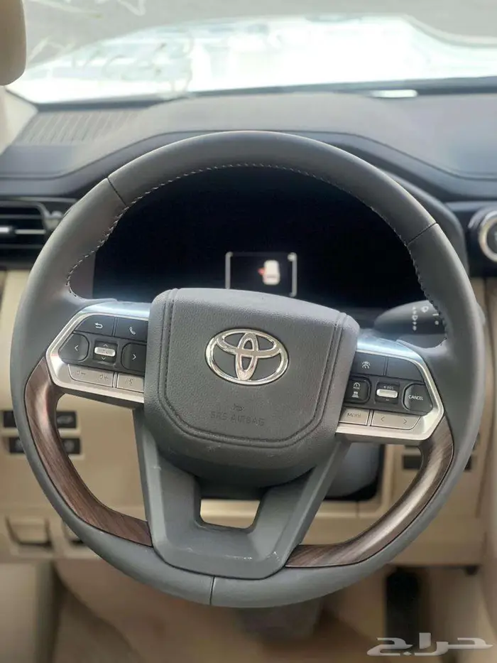 لاندكروزر GXR4 بنزين 2025 5