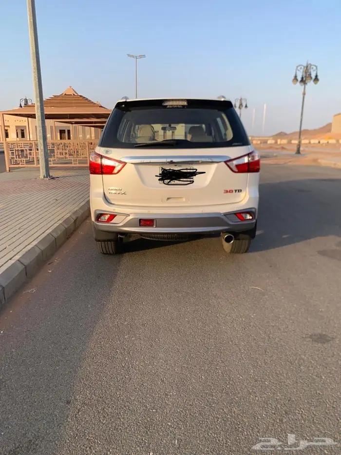 جيب ايسوزو فل كامل 1