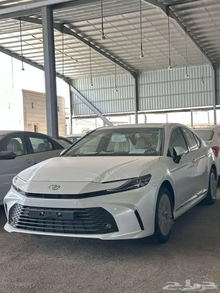 تويوتا كامري 2025 LE نص فل بنزين وهايبرد بانوراما 2