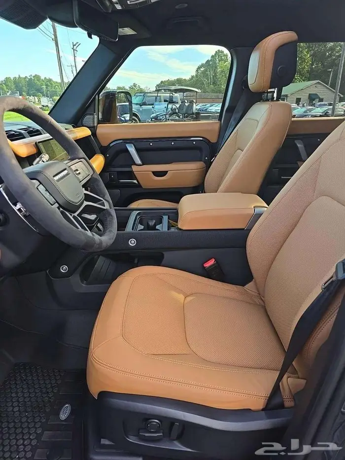 ديفندر 110 V8 فل مواصفات داخليه جملي 2024 اللون روعه 4