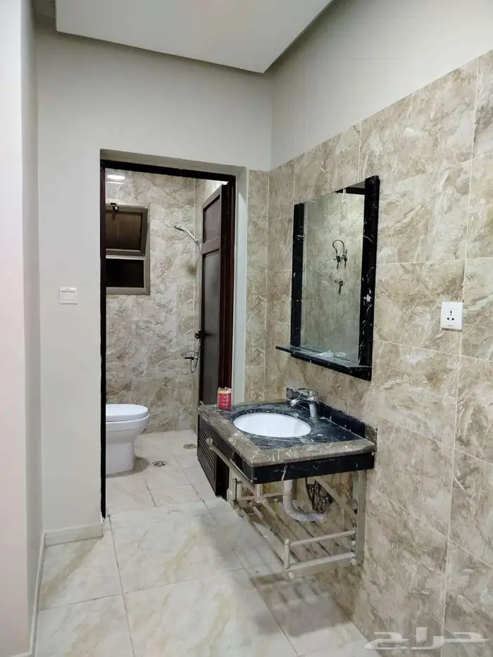 شقق للبيع بحي النور ب 450 الف 0